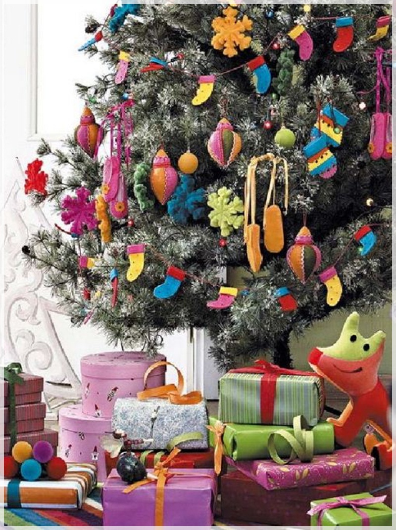 Описание: http://godfatherstyle.com/wp-content/uploads/2015/10/ideas-christmas-tree-for-children-room-decoration-.jpg
